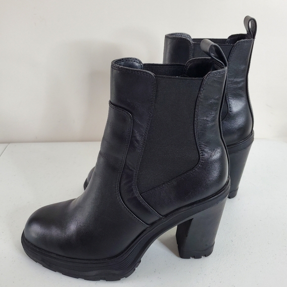 Steve Madden Leather Lug Sole Ankle Boots Size 10 Black Heeled Chunky Booties - Picture 15 of 15